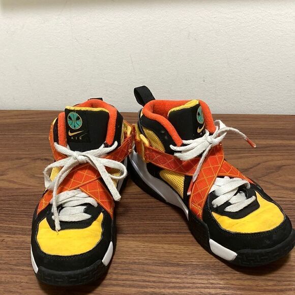 Nike Air Raid Rayguns Kids Unisex Black/University Gold Sneakers. Size 4.5 Youth - Picture 1 of 10